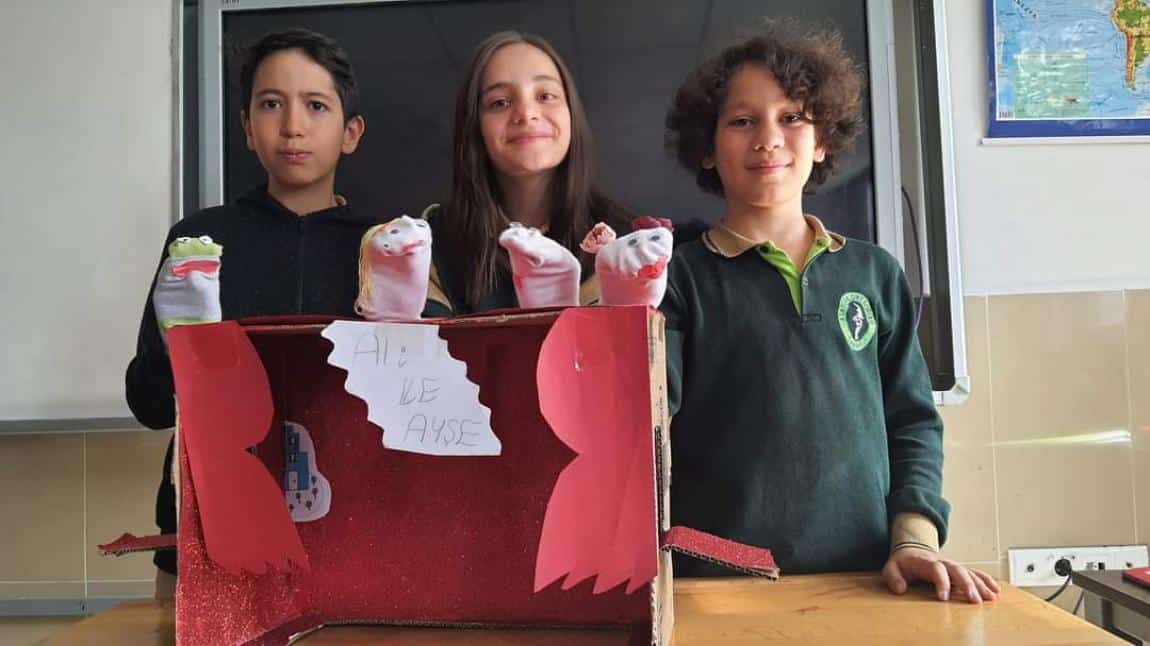 6. Sınıf Öğrencilerimiz Türkçe Dersi Kapsamında Kukla Gösterisi Hazırladı