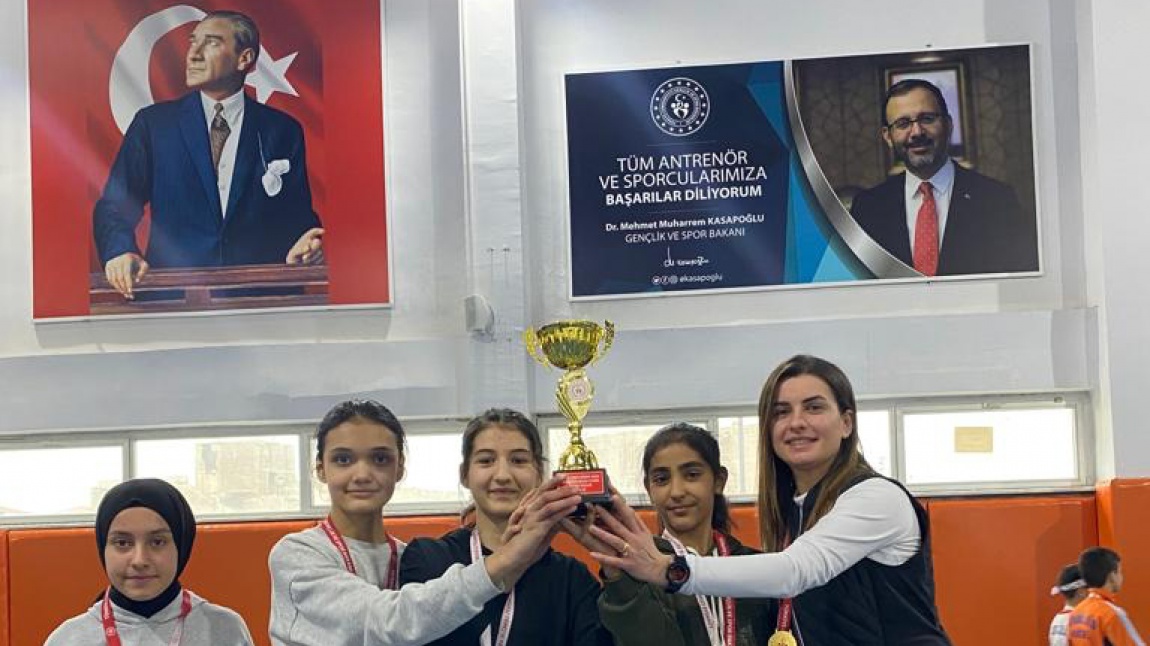 Niğde İli Yıldız Kızlar ve Yıldız Erkekler Masa Tenisi ve Badminton Turnuvalarında Derece Aldık